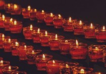 10  個夢見祈禱的解釋：夢見在教堂祈禱、夢見黎明祈禱