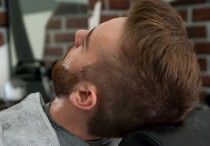 16 個夢見剪鬍子的解釋： 夢見一把斷掉的鬍鬚剪 、夢見剪鬍子時哭泣