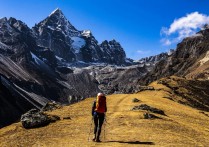 17種登山夢境含義：夢見攀登並登頂、夢見爬不上頂峰、夢見爬山時意外
