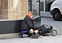 8 個​夢見流浪漢的解釋：夢見被無家可歸者帶走、夢見與無家可歸者同床共枕