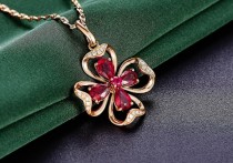 12 個夢見紅寶石的解釋： 夢見撿起紅寶石、夢見破碎紅寶石