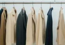 5 個夢見衣架的解釋：夢見衣架壞了、夢見衣服掛在衣架上