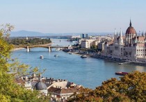 18 個夢見河流的解釋：夢見自己溺斃在河中、夢見在河裡釣魚