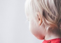 19 個夢見耳朵的解釋：夢見被割掉耳朵 、夢見耳中流血