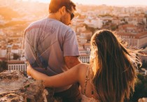 15 個夢見熟人的象徵和含義解釋