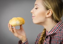 夢見吃麵包 - 周公解夢、7個夢境預兆