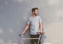 11 個夢見男性的解釋：夢見有人幫助你 、夢見一個男人攻擊你