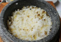 12 個夢見幫助他人的象徵和含義解釋