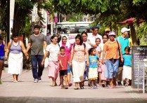 17 個夢見鄰居的象徵和含義解釋