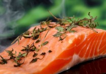 8 個夢見鮭魚的解釋： 夢見鮭魚攻擊、夢見鮭魚群