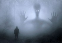 21 個夢見鬼屋的解釋：夢見住在鬧鬼的房子裡 、夢見進入鬼屋