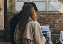 11 個夢見朋友去世的解釋：夢見朋友以鬼魂形態出現、夢見朋友救你卻死去