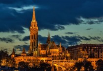 13 個​夢見離開教堂的解釋：夢見逃離教堂、夢見教堂十字架