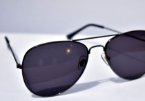 9 個夢見太陽眼鏡的解釋：夢見丟了太陽眼鏡、夢見送太陽眼鏡給別人