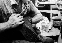 7 個夢見修補的解釋：​夢見修補破損的包包、夢見用布料縫補