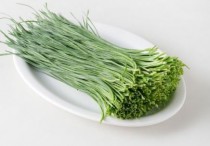 7 個夢見韭菜的解釋，夢到分發韭菜代表什麼徵兆？