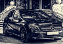 5 個夢見看到車的解釋：夢見外國車、 夢見舊車