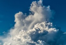 16 個夢見天空的解釋：夢見天空中快雲、夢見天空雨