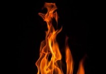 18 個夢見火焰的含義總結：夢見熾熱的火焰、夢見藍色火焰、夢見被火焰吞沒