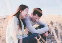 夢見大笑的16個解夢含義：夢見別人在微笑、夢見孩子微笑、夢見和朋友一起大笑