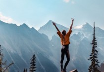 15 個夢見攀登的解釋：夢見騎車上坡 、攀登頂峰的夢