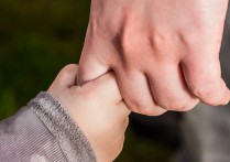 7 個夢見父母的意思：夢見父母吵架、夢見父母離婚