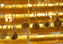 夢見金項鍊的 13 個周公解夢：夢見厚金項鍊、 夢見細金項鍊