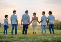 9 個夢見家庭照片的解釋： 夢見家中有人拒絕拍照 、夢見家庭照片被撕裂