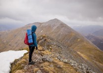 18 個夢見高處的解釋：夢見從高處掉進水裡 、 墜入深淵的夢境