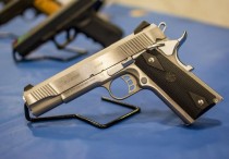 10 個夢見開槍的解釋：夢見自己被槍擊後生還 、夢見一個孩子開槍