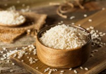 10 個夢見米飯的解釋：夢到親手吃米飯、夢見肉汁米飯