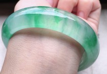 34 種手鐲夢境解析：夢見金手鐲、夢見銀手鐲、夢見珠寶手鏈