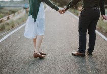 8 個夢見重逢的解釋：夢見與早已分手的朋友重聚 、夢見與同事重逢