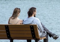 11 個夢見無法言說的解釋，夢到門無法開啟代表什麼徵兆？