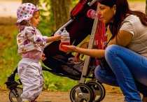 12 個夢見嬰兒車的解釋：夢見嬰兒車裡微笑 、夢見丟失嬰兒車