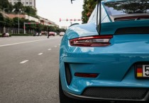 5 個夢見汽車刮痕的解釋：夢見被車撞、夢見被困在車裡