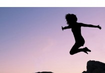 13 個夢見跳躍的象徵和含義解釋