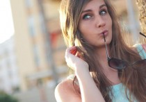 19 個夢見女性的解釋：夢見擁抱一位女性 、夢見拯救一名女子