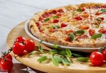 12 個夢見義大利麵的解釋：夢見灑出義大利麵、 夢見丟掉義大利麵