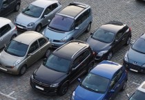 5 個夢見找車的解釋：夢見自己不記得自己把車停在哪裡了、夢見丟了又找車