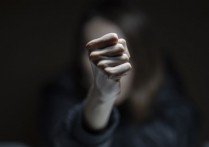 4 個夢見打朋友的解釋：夢見打朋友一巴掌、夢見被朋友打