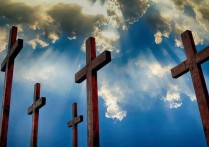 13 個夢見十字架的解釋：夢見一個十字架 、夢見在十字架前祈禱