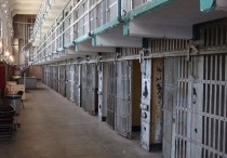 15 個夢見監獄的解釋：夢見有人造訪監獄 、 夢見監獄