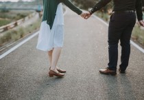 8 個夢見調情的解釋：夢見與分手的戀人調情、夢見一個調情騎士忽視你