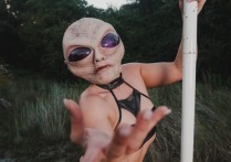 8 個夢見外星人的解釋：夢見飛行中的 UFO、夢見被外星人包圍