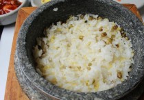 15 個夢見餵食的象徵和含義解釋