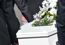 7 個夢見弔唁的解釋，夢到拜訪陌生人代表什麼徵兆？