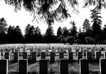 15 個夢見兄弟去世的解釋：夢見兄弟被刺死 、 夢見兄弟被槍殺