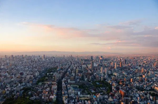 7 個夢見跳樓的意思：夢見別人跳樓、夢見被追趕跳樓
