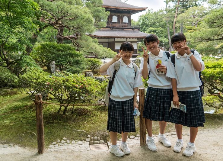 6 個夢見學生時代的解釋：夢見回到學生時代玩耍、夢見回到學生時代學習-狗尾詞典